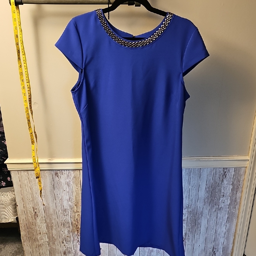 A8# Chic Royal Blue Midi Dress with Embellished Neckline